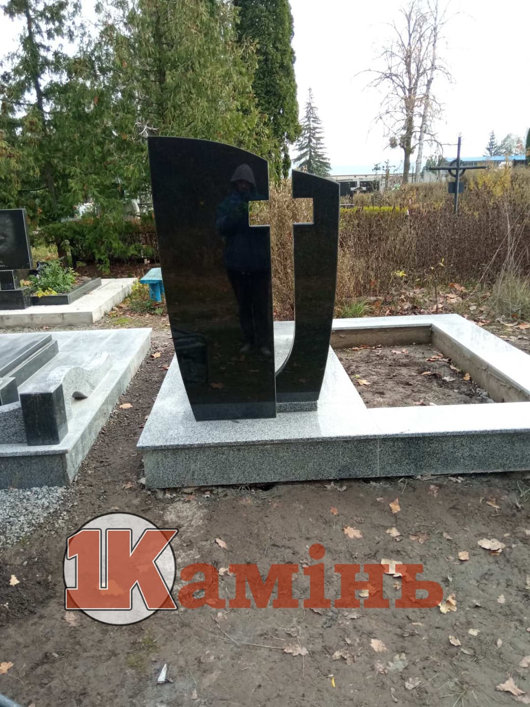 Пам'ятник №048